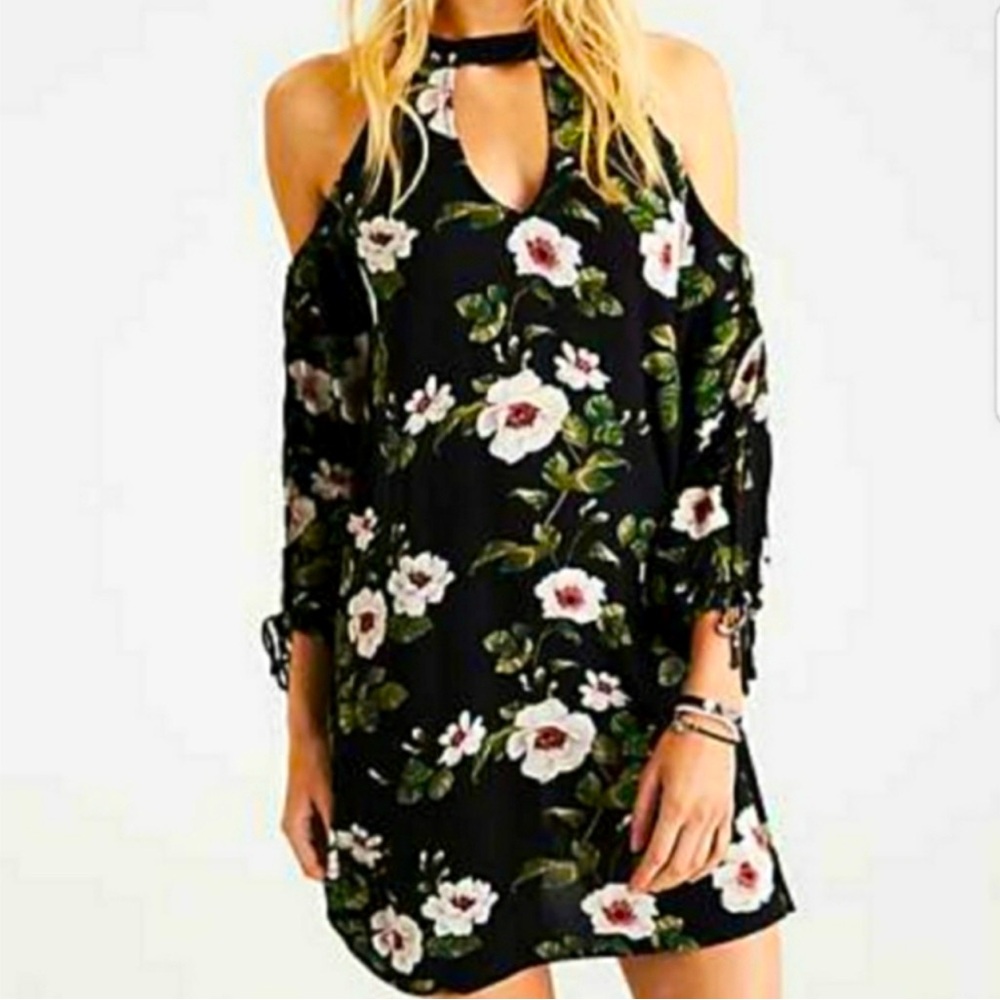 💚5/$25 American Eagle Cold Shoulder Floral Black Dress Sz S